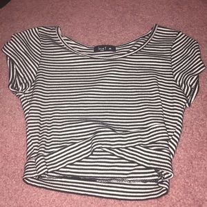 Cropped black and white t-shirt